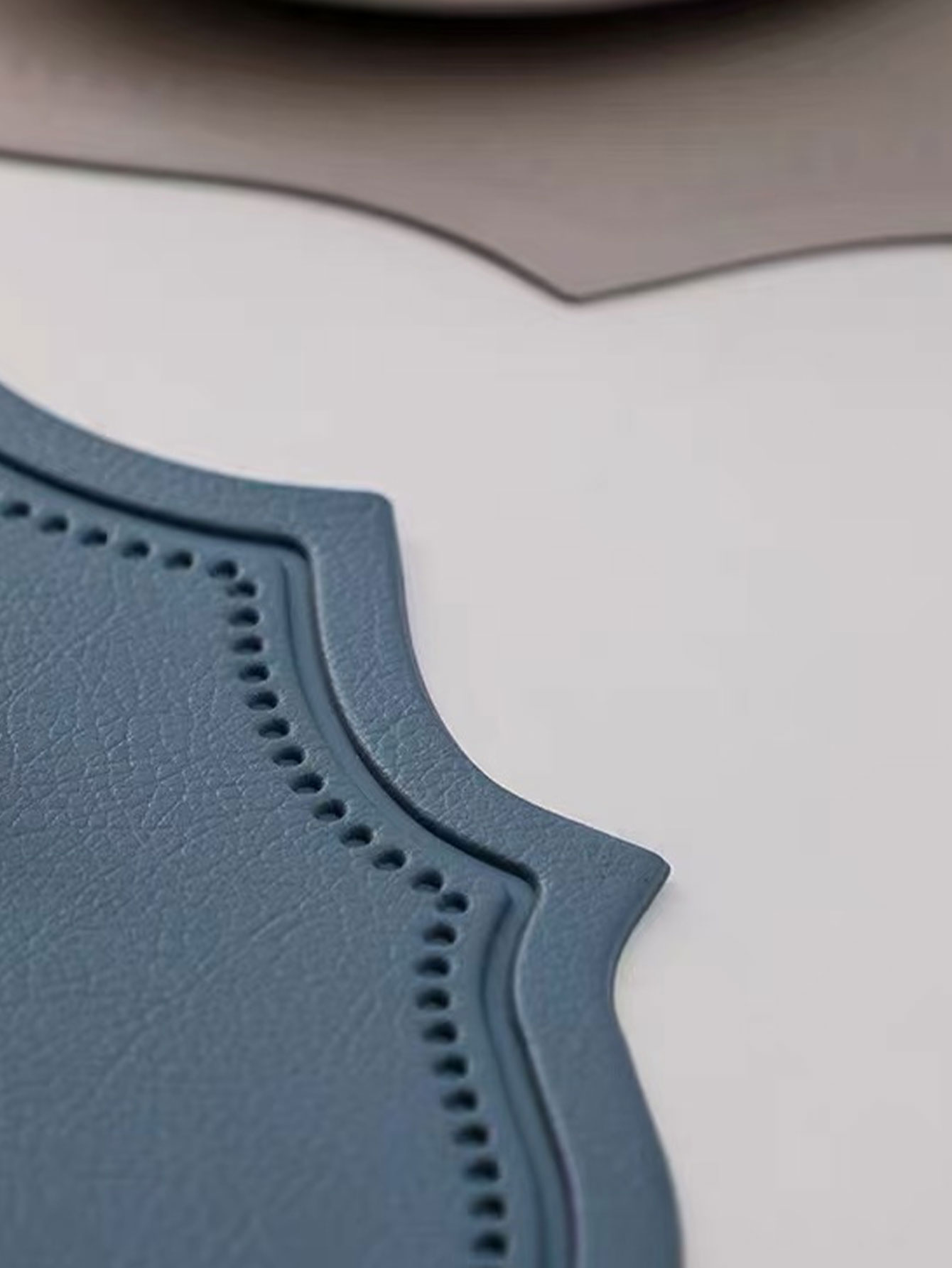 Skórzana podkładka na stół w s – Desk Mat Leather recenzja i cena